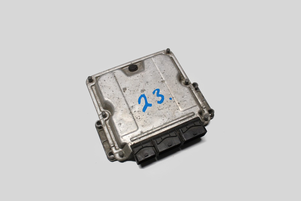 RIADIACA JEDNOTKA MOTORA RENAULT ESPACE 4 2.2DCI 8200309318 0281011325